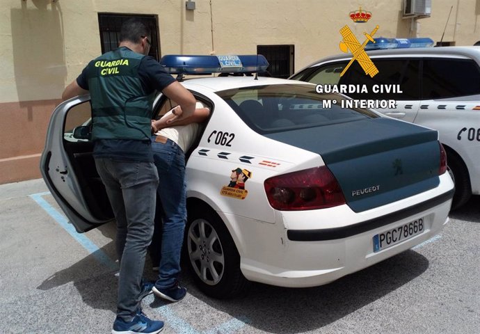 Detenido por un robo con violencia en Roquetas de Mar (Almería)