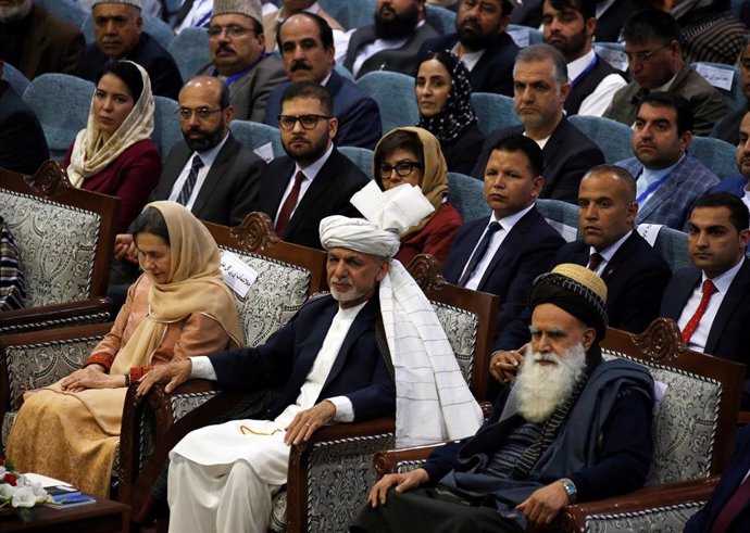 Ashraf Ghani asiste a una asamblea