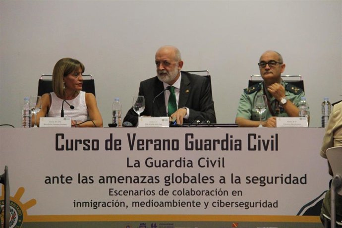 El director general de la Guardia Civil, Félix Azón, inaugura el curso de verano de la Guardia Civil en Tenerife