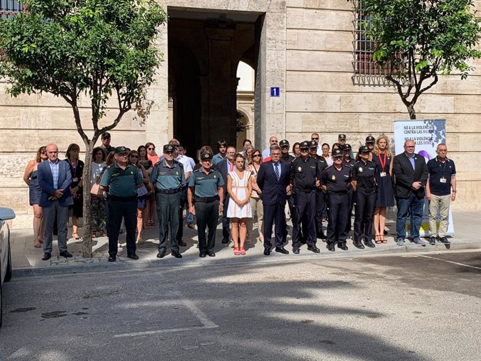 Concentración en la Delegación de Gobierno en Valencia repulsa por el asesinato de Rita en Calp (Alicante)