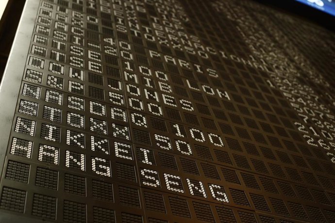 Detalle de panel bursatil en la Bolsa de Madrid, donde han tenido lugar los premios a los 100 Mejores Financieros del año otorgados por la revista 'Actualidad Económica' en colaboración con KPMG.