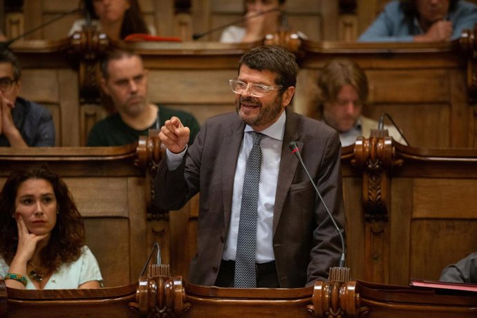 Albert Batlle (Psc) Interviene En El Pleno Extraordinario De Seguridad De Barcelona