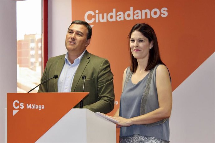 Hernández White y Losada en rueda de prensa
