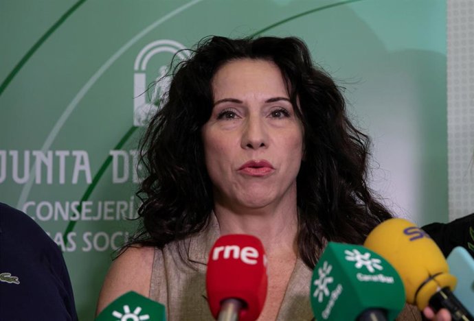 La consejera de Igualdad, Políticas Sociales y Conciliación, Rocío Ruiz, participa en un encuentro del Movimiento contra la Intolerancia para conmemorar el Día Europeo de las Víctimas de los Delitos de Odio.