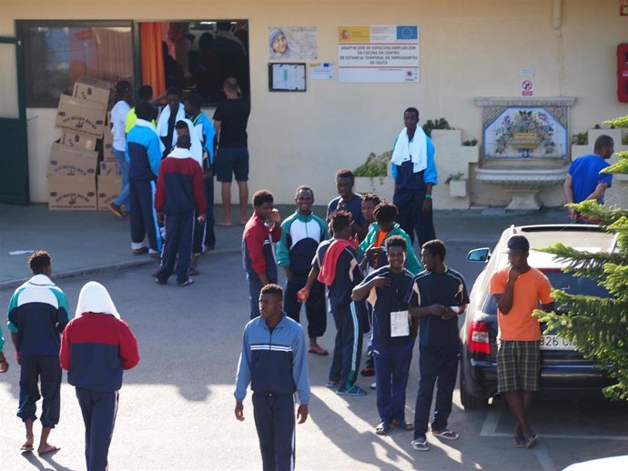 Migrantes en las instalaciones del CETI de Ceuta         