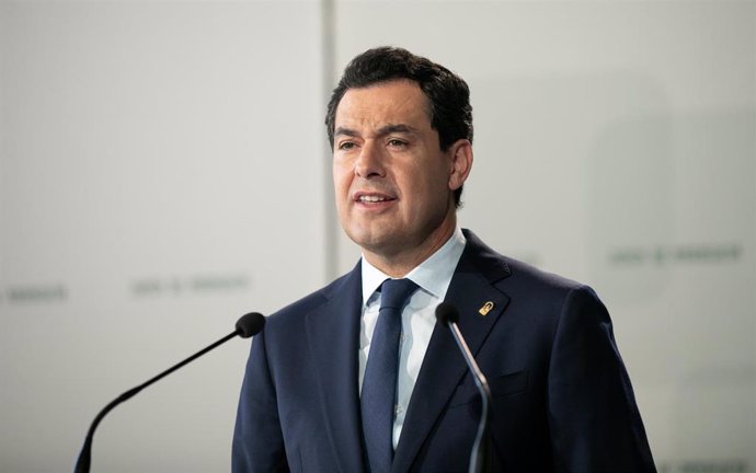 El presidente de la Junta de Andalucía, Juanma Moreno, este martes en el Palacio de San Telmo.