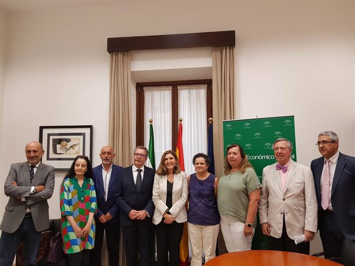 La consejera de Empleo, Formación y Trabajo Autónomo, Rocío Blanco, preside el Pleno del Consejo Económico y Social de Andalucía.