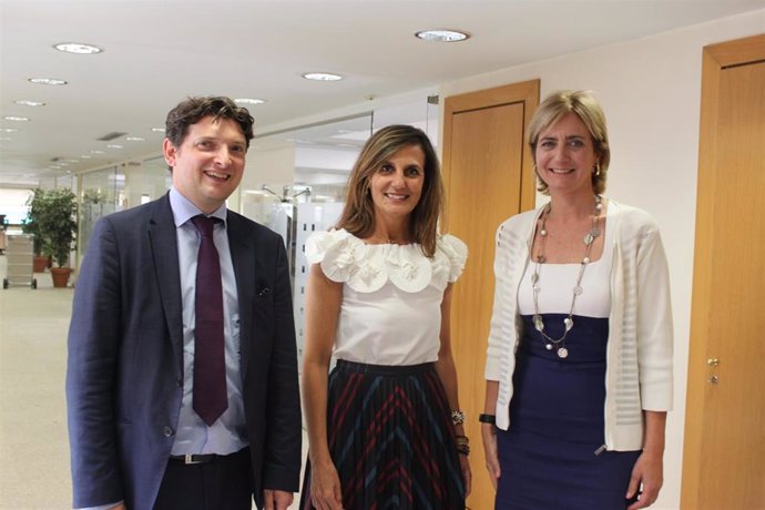James Watson, secretario general de Eurogas, Marta Blanco, presidenta de CEOE Internacional, y Marta Margarit, secretaria general de Sedigas