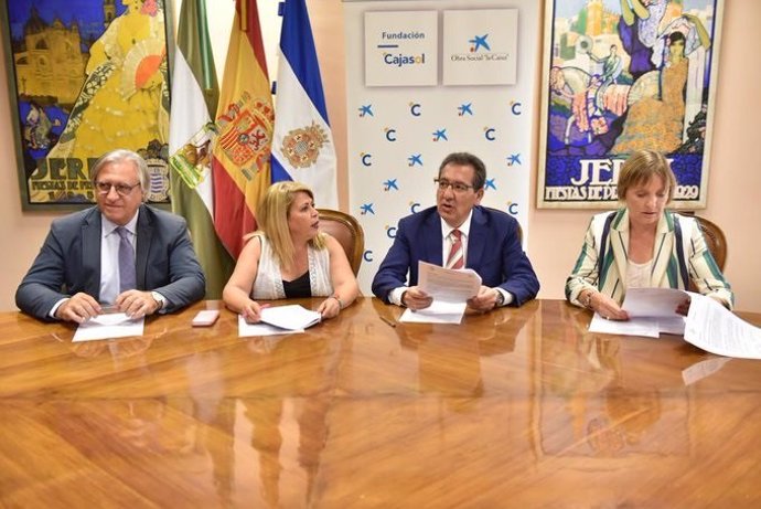 Firma acuerdo Ayuntamiento de Jerez, cajasol y Caixa