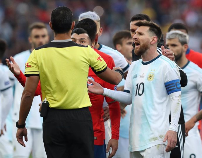 Lionel Messi durante su expulsión en la Copa America 2019
