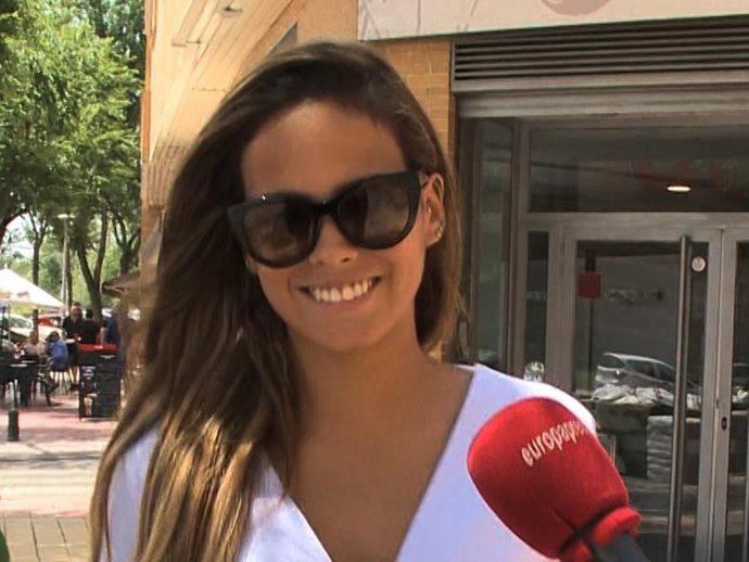 Gloira Camila después de autobroncearse