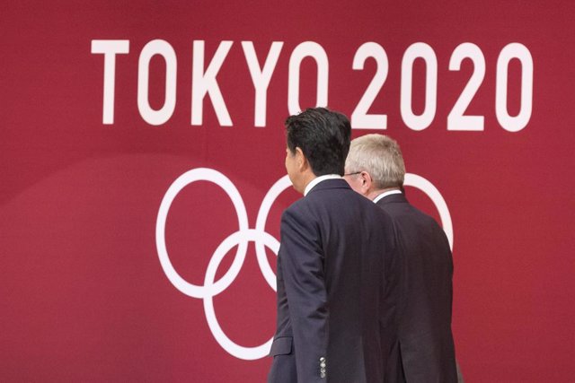 El presidente del COI Thomas Bach y el Primer Ministro Japonés, Shinzo Abe, a un año de los Juegos de Tokyo 2020