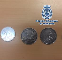 Monedas intervenidas en un operación policial