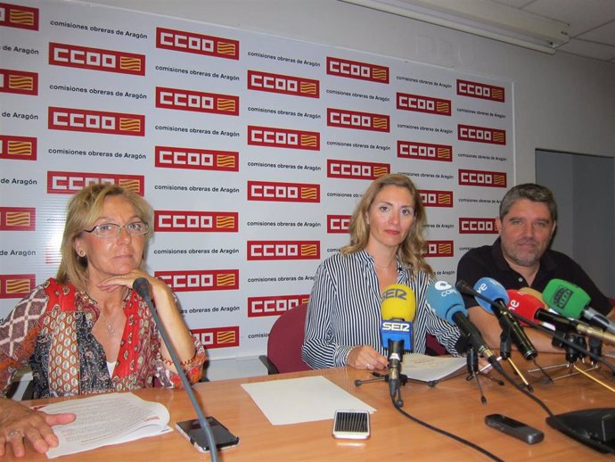 Carmina Ramos, Marta Laiglesia y Gerardo Montori, de CCOO Aragón.