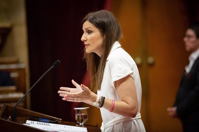 Lorena Roldán (Cs) interviene durante el pleno del Parlament de Catalunya