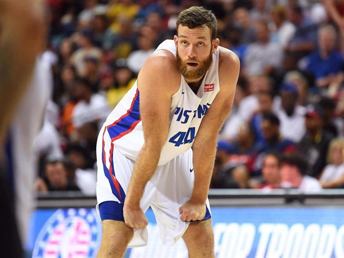 Matt Costello, con los Detroit Pistons