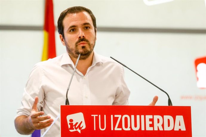El coordinador federal de Izquierda Unida (IU), Alberto Garzón, interviene y expone su informe político centrado en el debate de investidura del próximo fin de semana en el Congreso en la Sede Federal de IU en Madrid.