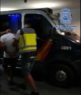 Policia Nacional Nota De Prensa Con Foto Y Enlace De Vídeo "La Policía Nacional Detiene En Marbella A Un Fugitivo Reclamado Por Las Autoridades De Marruecos Por Tráfico De Drogas"