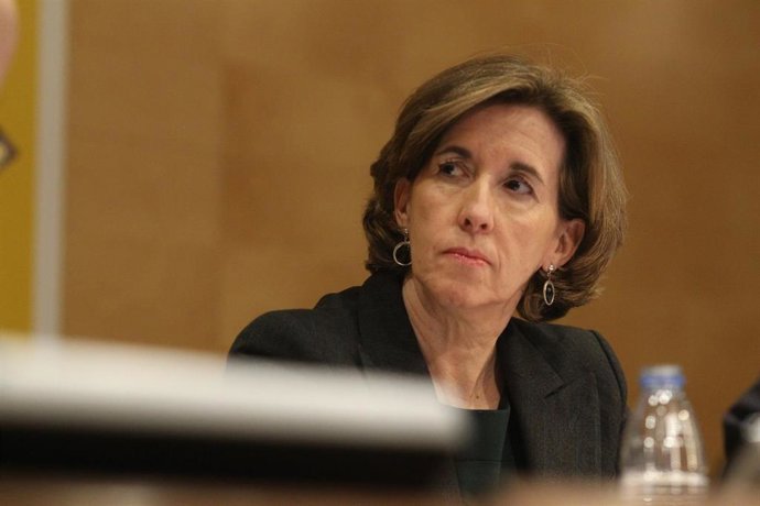 La secretaria de Estado de Economía y Apoyo a la Empresa, Ana de la Cueva, durante la presentación del Estudio Anuario del Euro 2018 dirigido por el profesor Fernando Fernández Mendéz de Andés.  