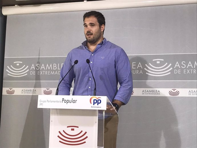 El diputado del PP en la Asamblea de Extremadura Javier Cienfuegos