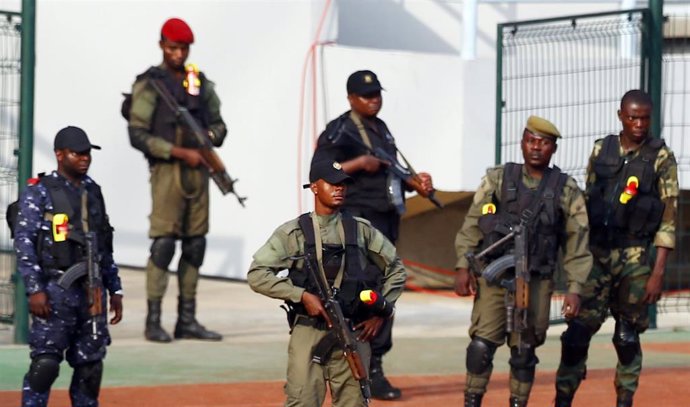 Militares ecuatoguineanos en Bata