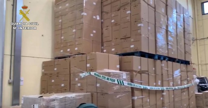 Imagen de la mercancía recuperada por la Guardia Civil tras desmantelar un grupo especializado en robo en zonas industriales.