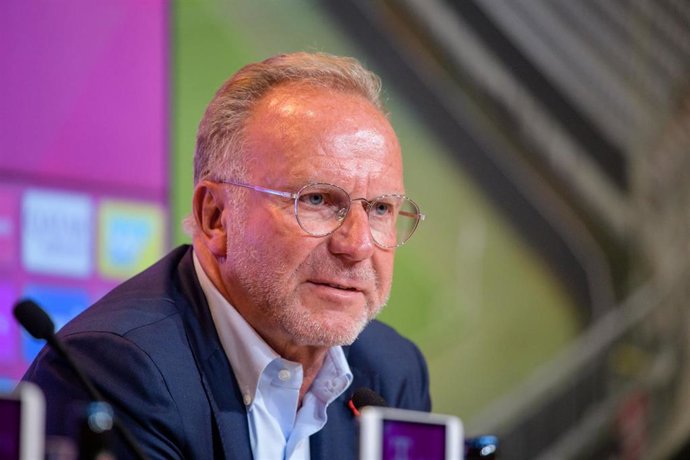 Karl-Heinz Rummenigge atiende a los medios