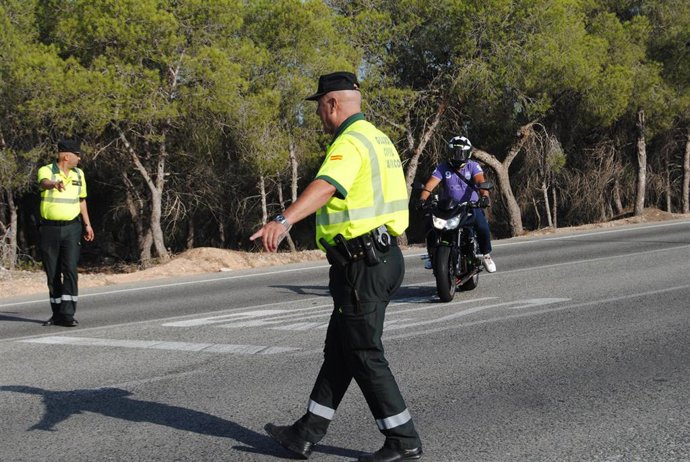 Guardia Civil realiza campaña vigilancia motos