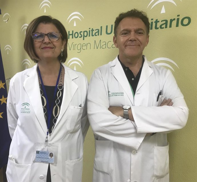 La Responsable De La UTEM, Enfermera Ángeles Castañeda Y El Director De Enfermería, Jesús Cárcamo