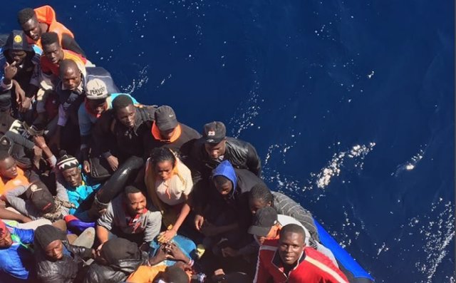 Migrantes rescatados en el mar Mediterráneo