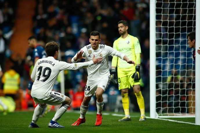 Dani Ceballos celebra su gol ante el Huesca 