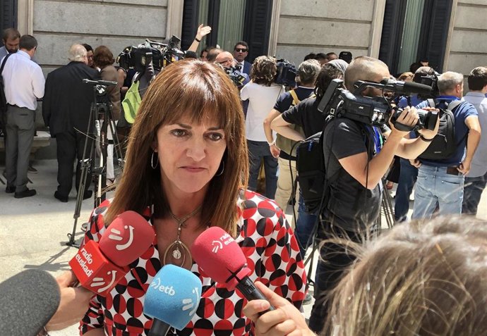 La secretaria general del PSE-EE, Idoia Media, comparece ante los medios de comunicación.