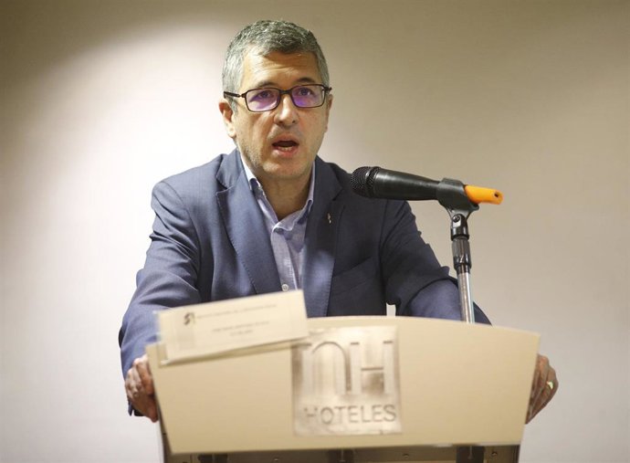 El secretario de Estado de Medio Ambiente en funciones, Hugo Morán, durante su intervención en la inauguración de la presentación del Plan Nacional del INSS para la reducción de la huella de carbono.