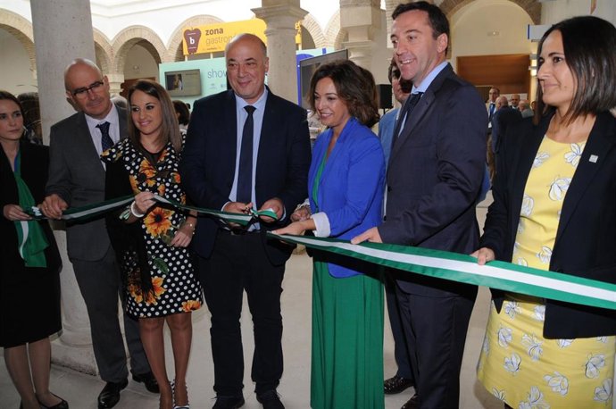 Antonio Ruiz (centro), en la inauguración de Biocórdoba 2018.