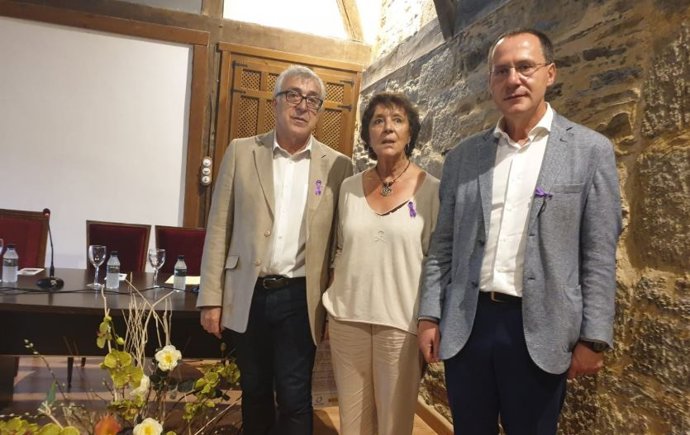La delegada del Gobierno en Castilla y León, Mercedes Martín, en la inauguración de unas jornadas contra la desigualdad y la violencia de género de Puebla de Sanabria (Zamora).