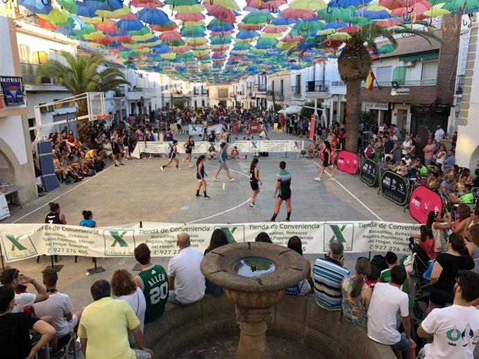 Partidos del 3x 3 baloncesto en Malpartida de Cáceres, imagen de archivo