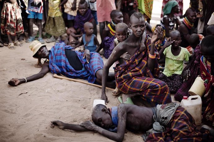 Refugiados del Cuerno de África a la espera de recibir asistencia humanitaria