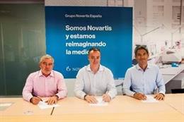 De izquierda a derecha, Dr., Basilio Hernandez, responsable Médico de Neurociencias Novartis España, Dr. Pablo Eguia del Rio, Presidente de la Sociedad Canaria de Neurología y Orlando Vergara, Director del área de Neurociencias en Novartis España.