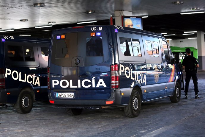 Furgón de la Policía Nacional en una operación en Madrid.