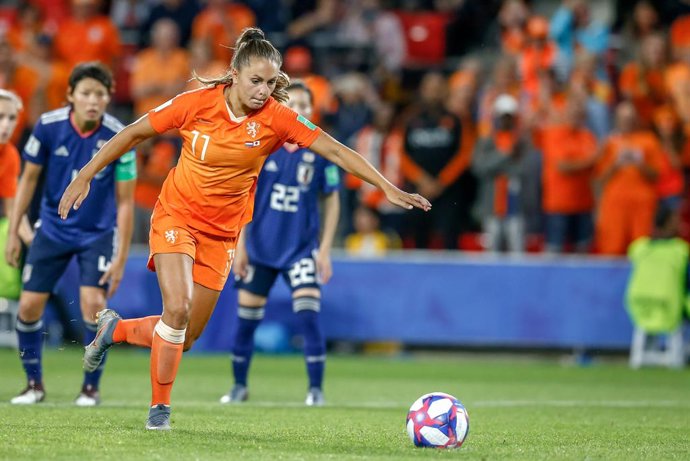 Fútbol.- El FC Barcelona renueva a la delantera holandesa Lieke Martens hasta 20