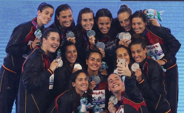 La selección española de waterpolo femenino hace piña antes de la final del Mundial de 2019