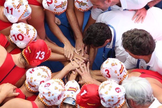 La selecció espanyola de waterpolo femení fa pinya abans de la final del Mundial de 2019