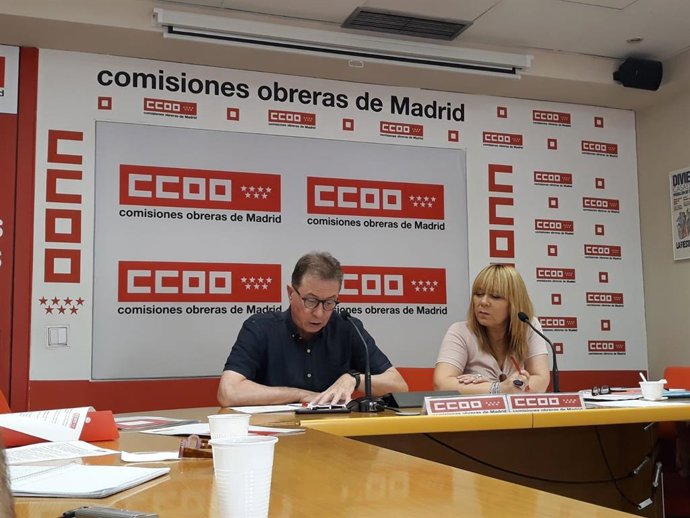 CCOO presenta un informe sobre los efectos de los excesos en la jornada de trabajo en la salud.