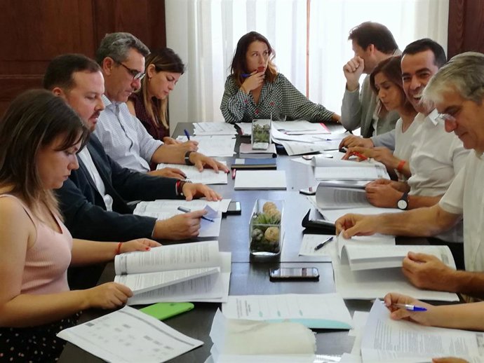 Primera reunión de la Junta de Gobierno de Santa Cruz de Tenerife
