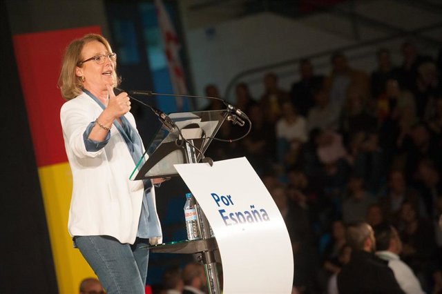 Lourdes Méndez en un acto de Vox en Murcia.