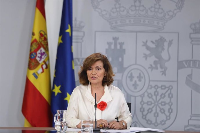 La vicepresidenta del Gobierno en funciones, Carmen Calvo, comparece ante los medios de comunicación tras la reunión del Consejo de Ministros en Moncloa, celebrada un día después a la segunda votación fallida a la investidura del candidato socialista a 