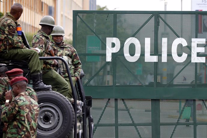 Policías en las calles de Nairobi