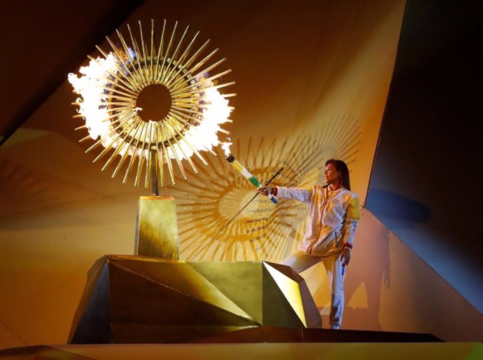 Cecilia Tait encendiendo la llama de los Juegos Panamericanos Lima 2019