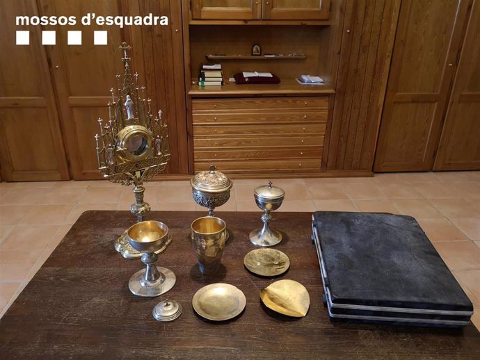 Objetos religiosos sustraídos de las iglesias de Sant Martí de Calonge y Sant Antoni de Calonge (Girona).