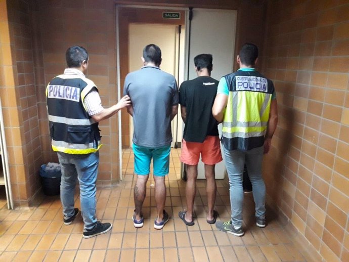 Detenidos por atracar un restaurante con arma blanca en Alicante